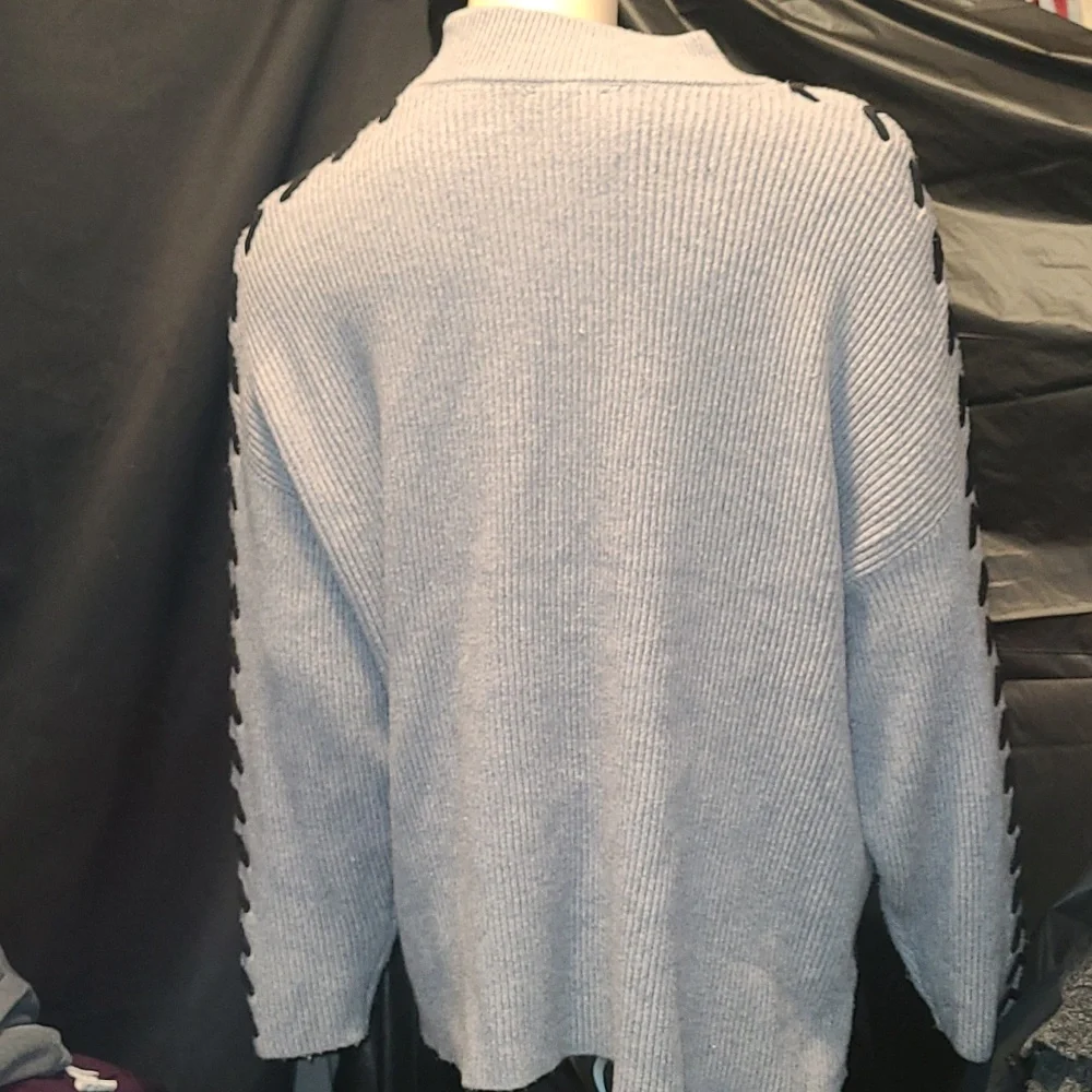 Tahari Light Gray Ribbed Turtleneck Sweater with Sleeve Button Detail - Picture 4 of 7